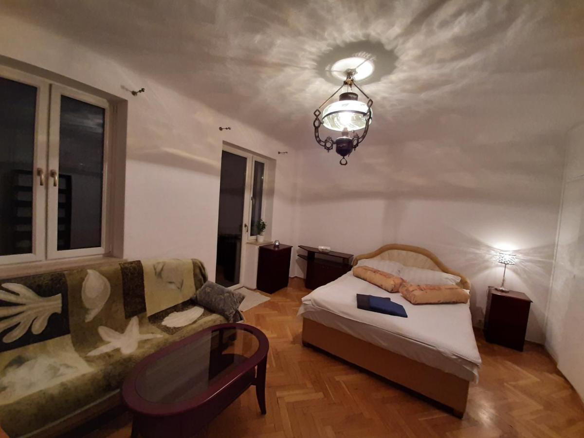 Rooms In Centrum Varsó Kültér fotó